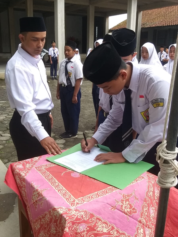 Penandatanganan Berita Acara